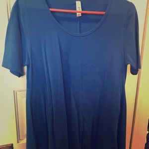 Medium LuLaRoe Perfect T